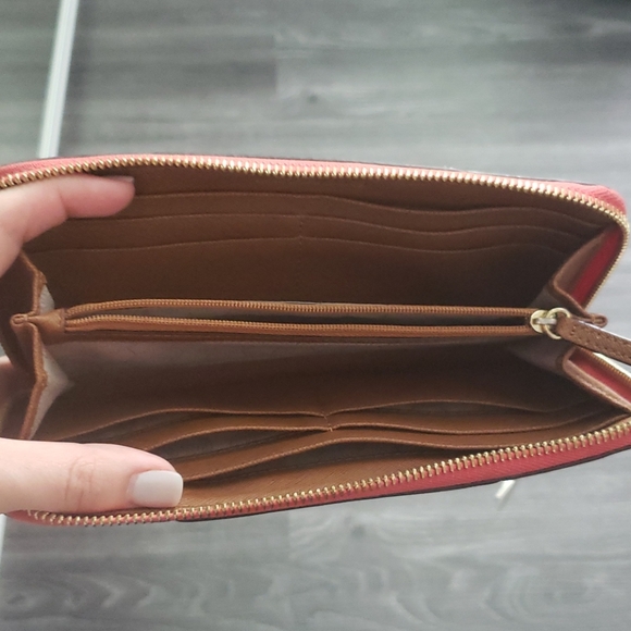 MK Spring Wallet - Picture 2 of 5